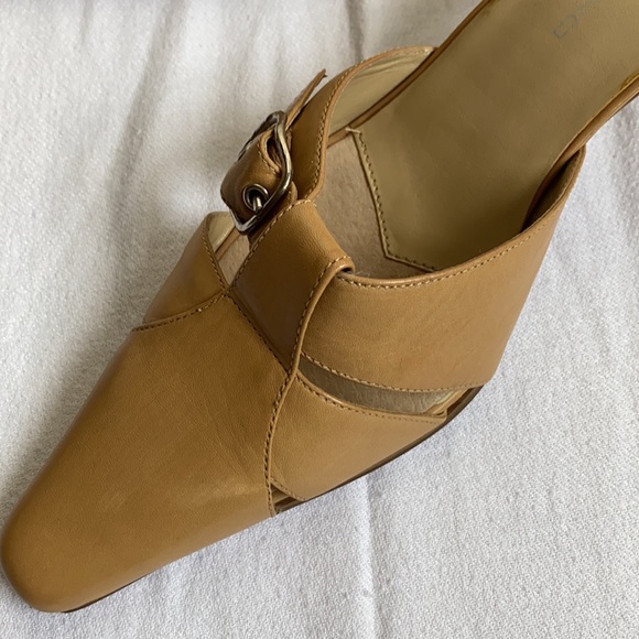 Bandolino Slides Tan Silver Buckle - Picture 8 of 12